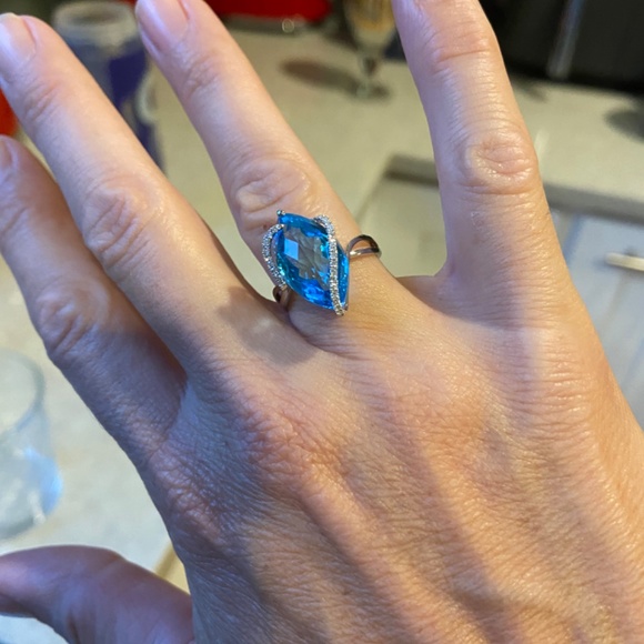 Stunning EFFY Topaz Diamond 14k White Gold Ring - Picture 2 of 4